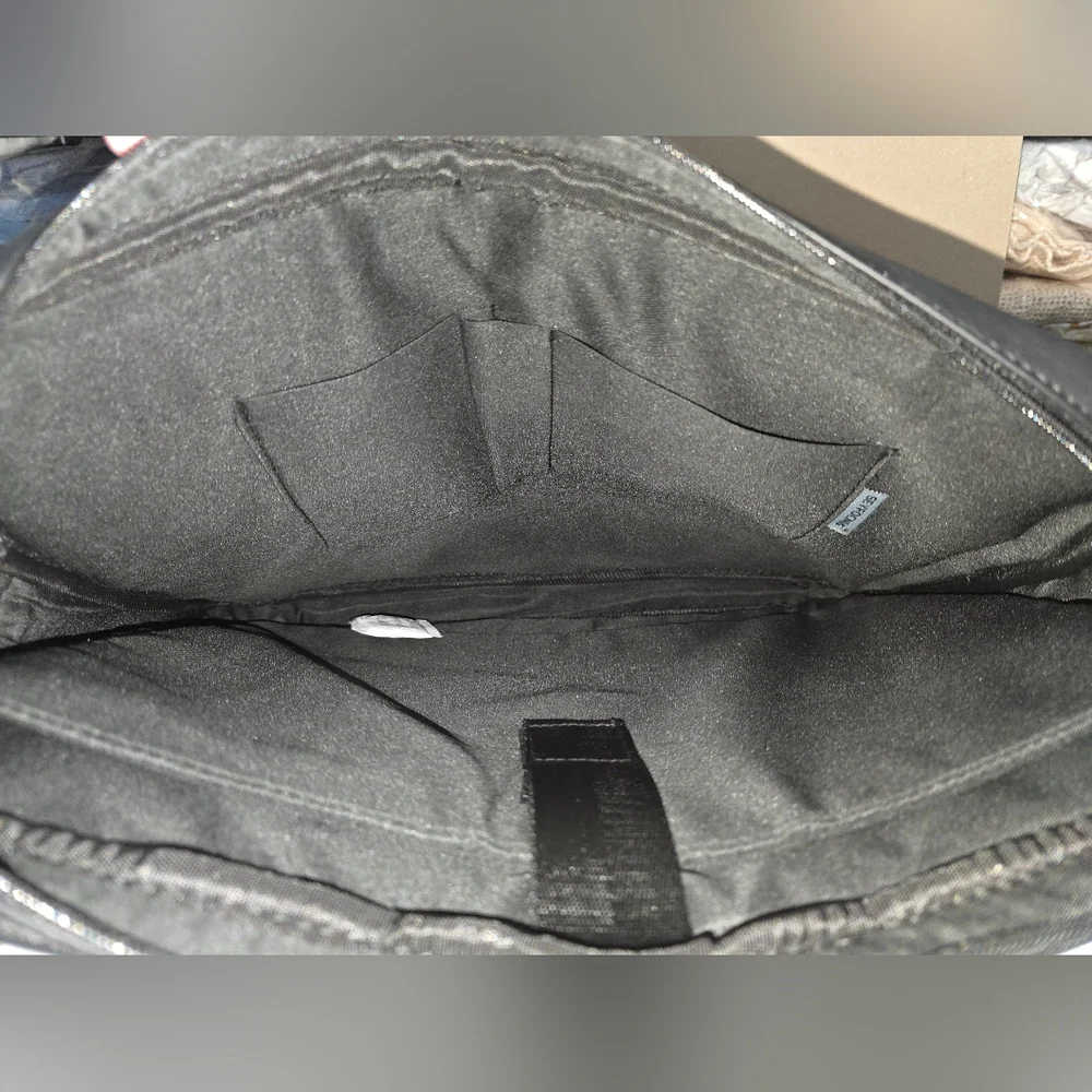 Sleek Black Leather Men's Briefcase